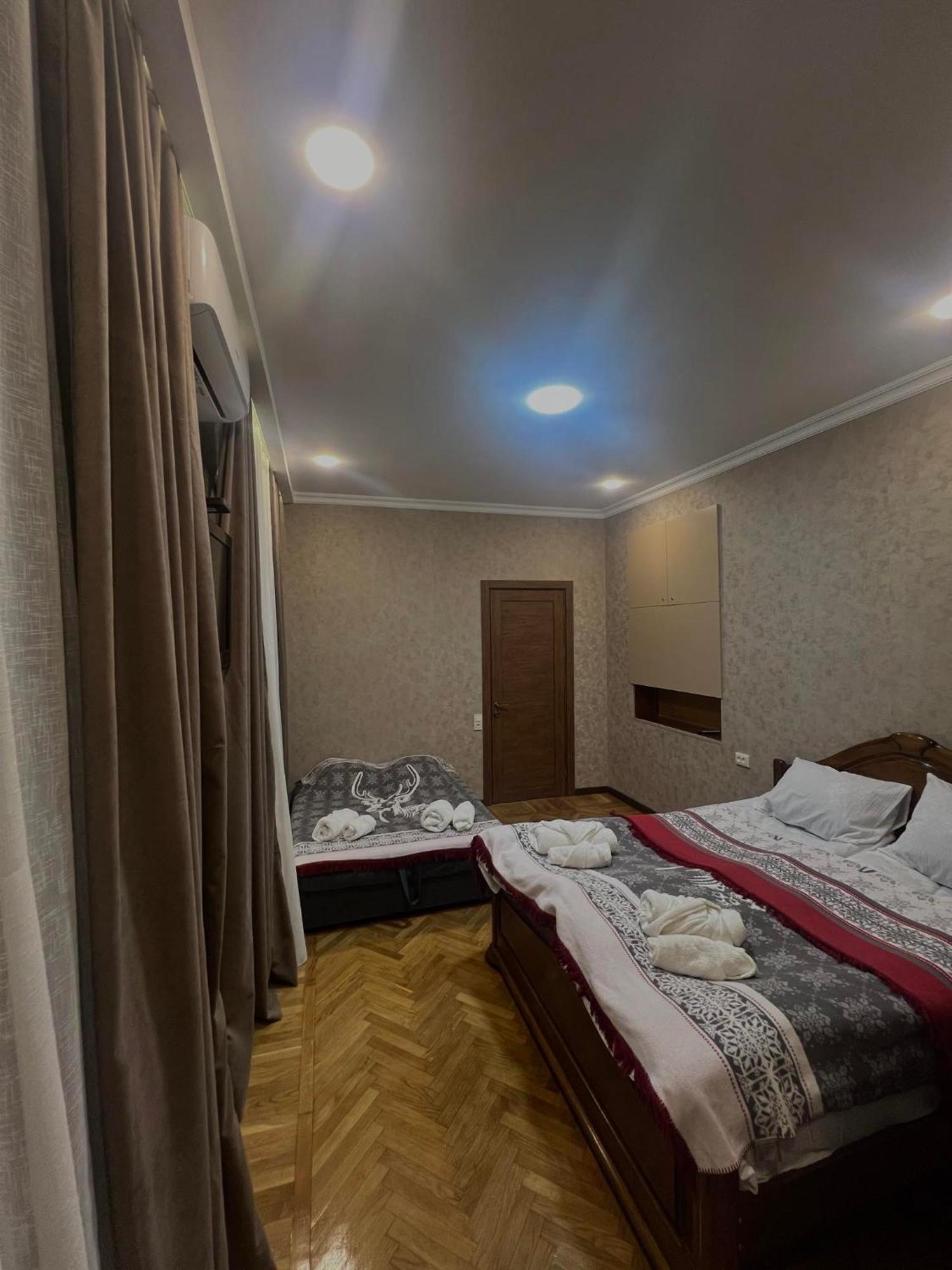 Shota'S Guest House ボルジョミ エクステリア 写真